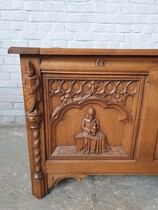 Gothic Trunk