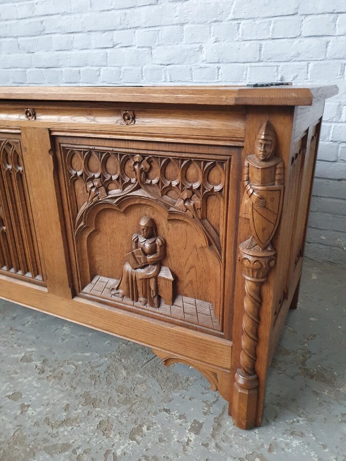Gothic Trunk