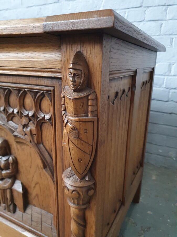 Gothic Trunk