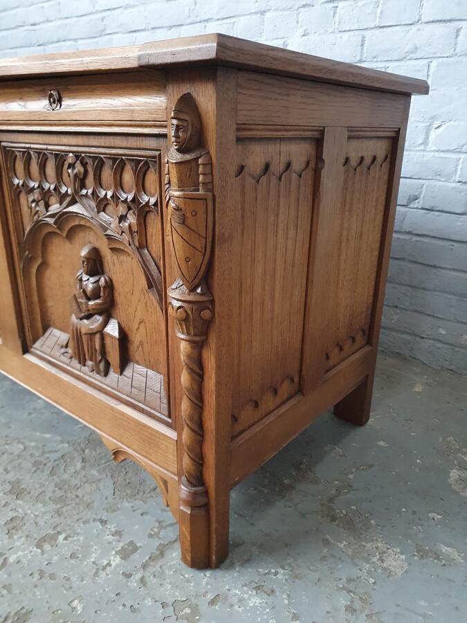 Gothic Trunk