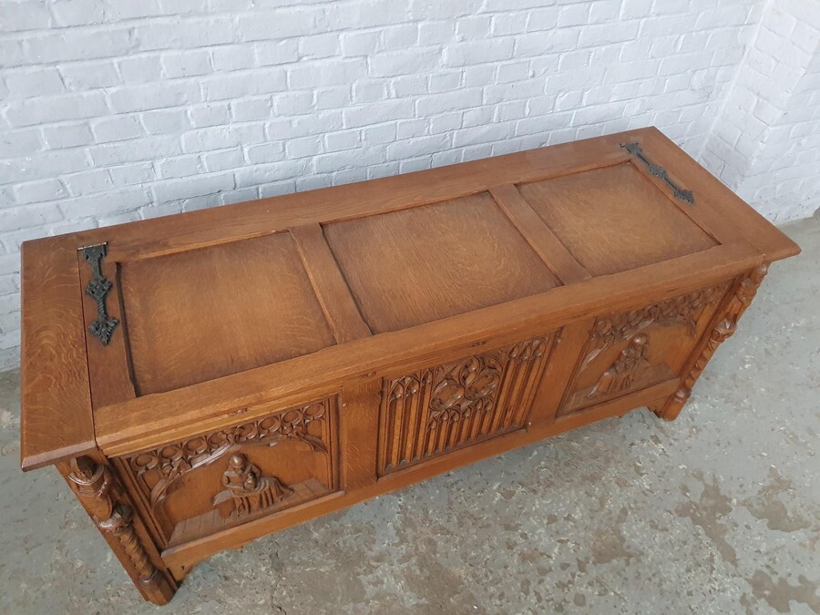 Gothic Trunk