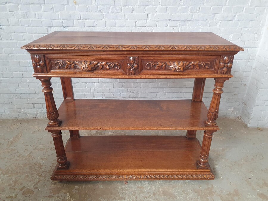 Hunting style Server