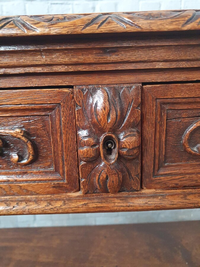 Hunting style Server