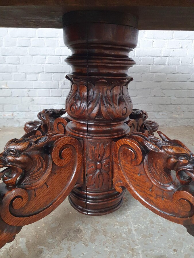 Hunting style Table +  6 chairs