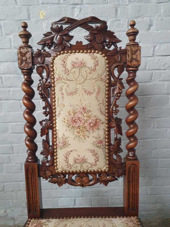 Hunting style Table +  8 chairs