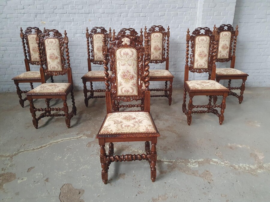 Hunting style Table +  8 chairs