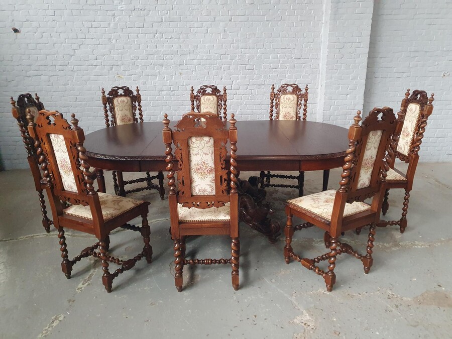 Hunting style Table +  8 chairs