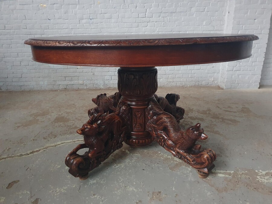 Hunting style Table +  8 chairs