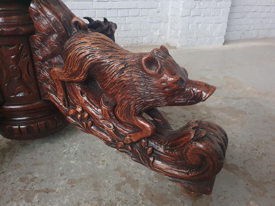 Hunting style Table +  8 chairs