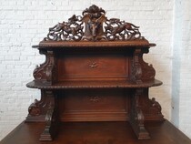 Hunting style Vaisselier cabinet
