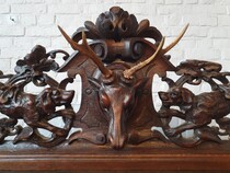 Hunting style Vaisselier cabinet