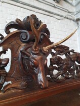 Hunting style Vaisselier cabinet
