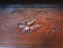 Hunting style Vaisselier cabinet