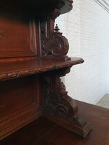 Hunting style Vaisselier cabinet