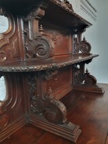 Hunting style Vaisselier cabinet