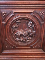 Hunting style Vaisselier cabinet