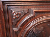 Hunting style Vaisselier cabinet