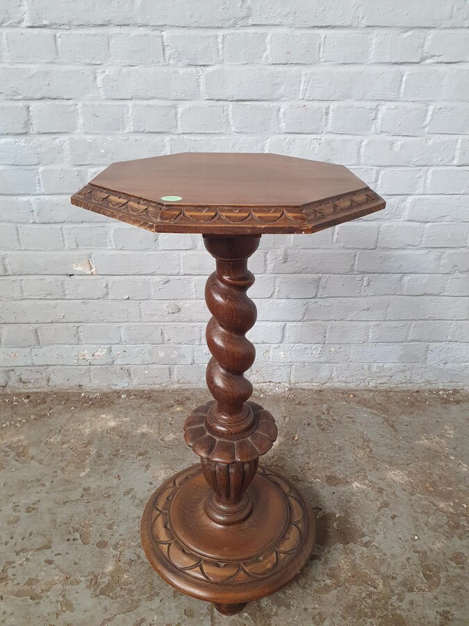 Jacobean  Sidetable (barley twist)