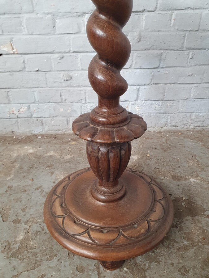 Jacobean  Sidetable (barley twist)