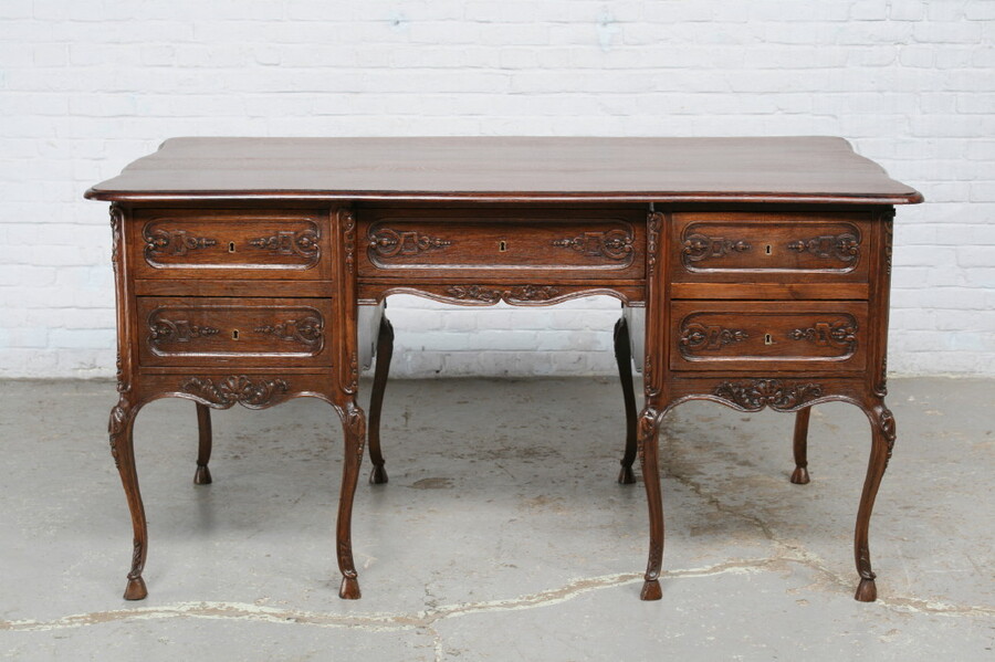 Liege style Desk and chairs