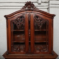 Liege style (Louis XV) Vitrine (Display cabinet)