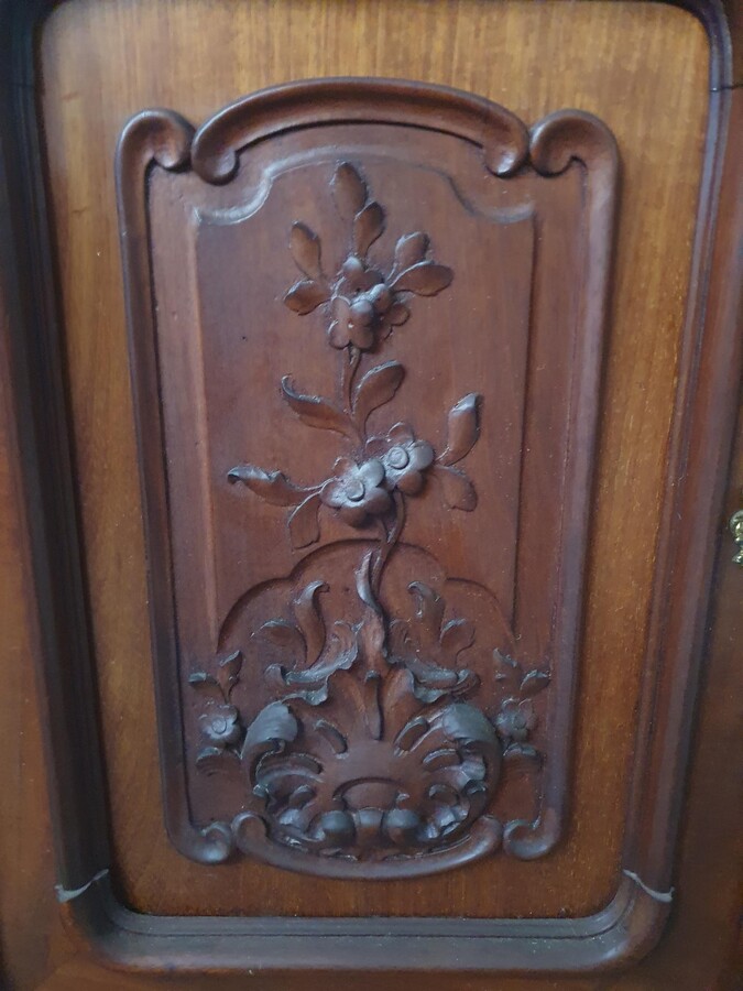 Louis XV (Art Nouveau) Nightstands (Pair)