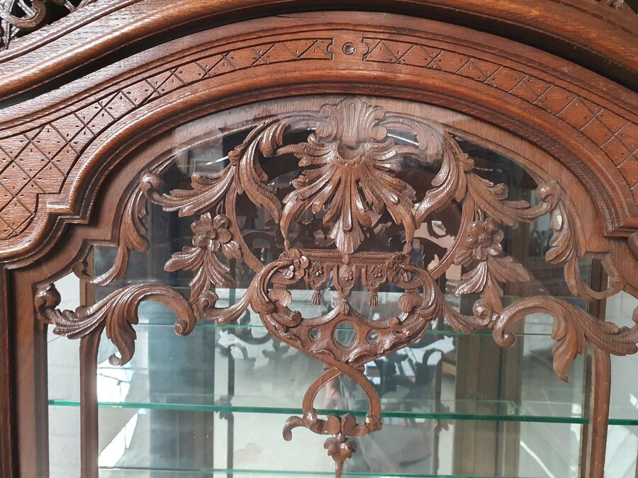 Louis XV (Liege style) Vitrine (Display Cabinet)