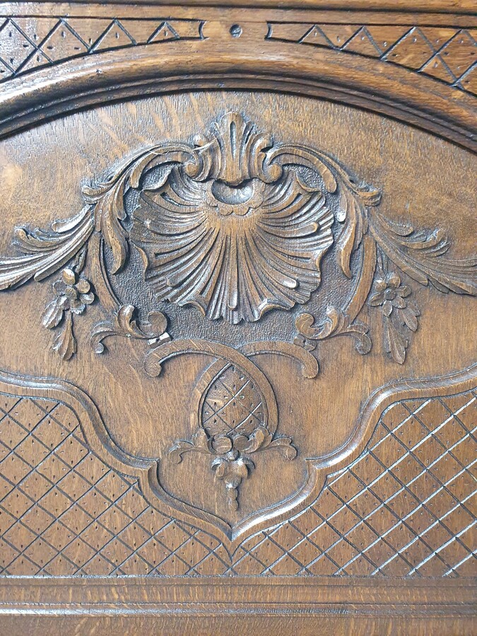 Louis XV (Liege style) Vitrine (Display Cabinet)