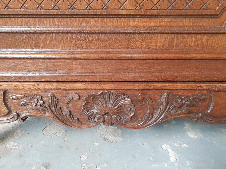 Louis XV (Liege style) Vitrine (Display Cabinet)