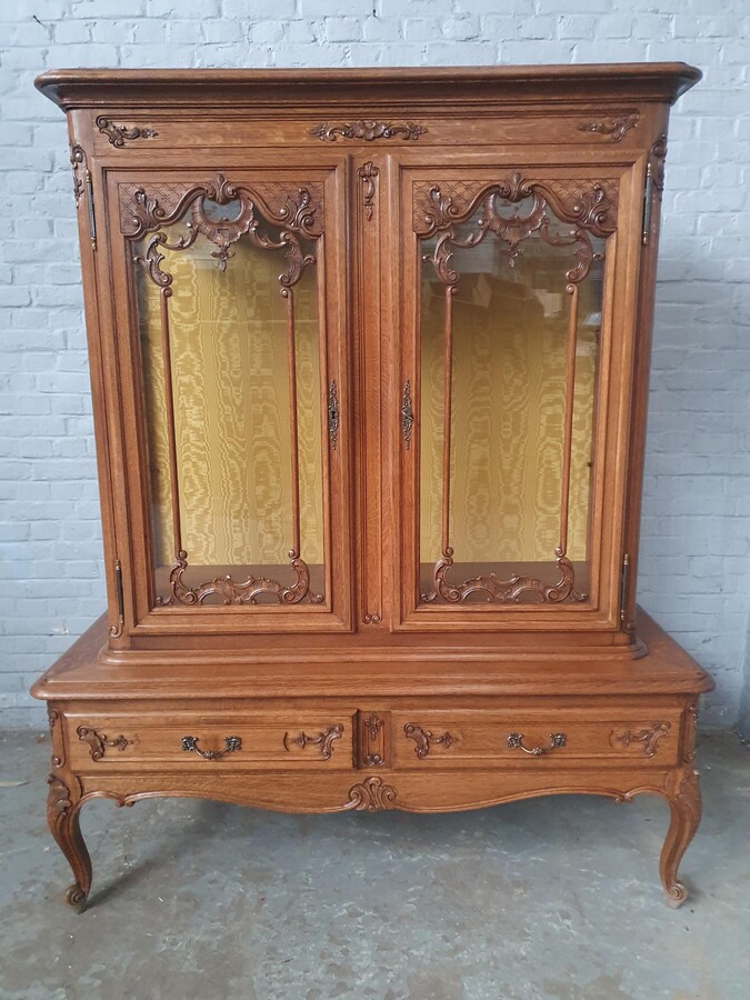 Louis XV (Liege style) Vitrine (Display Cabinet)