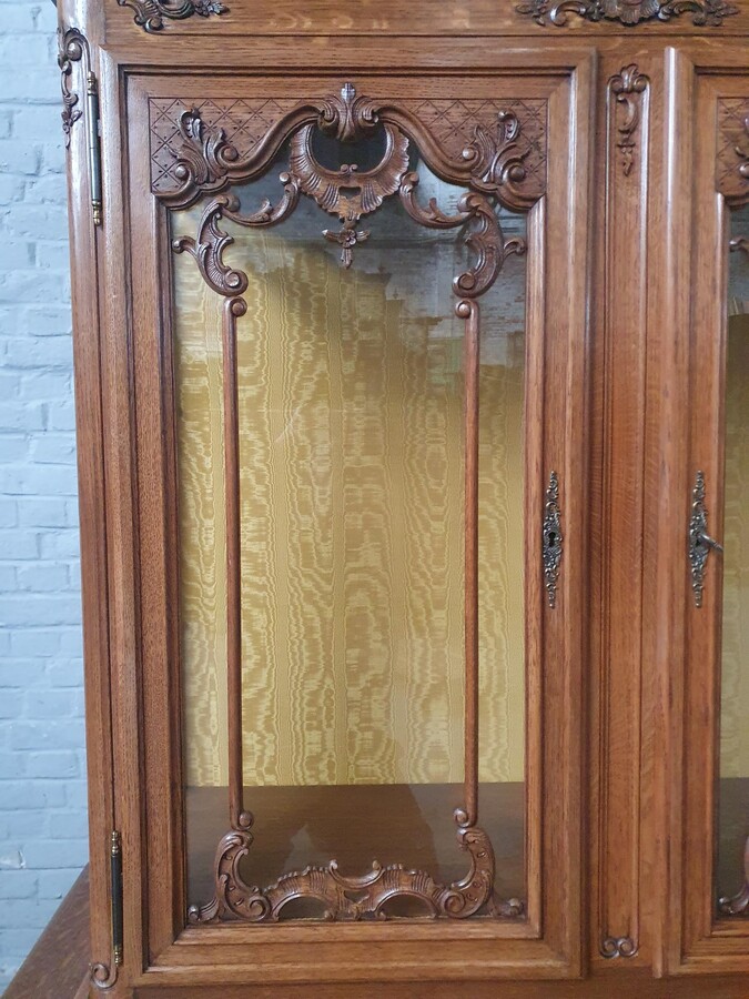 Louis XV (Liege style) Vitrine (Display Cabinet)