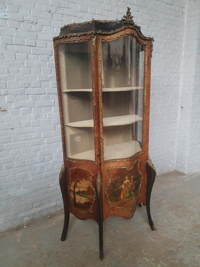 Louis XV (Vernis Martin) Vitrine (Display Cabinet)