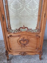 Louis XV Vitrine (Display Cabinet)