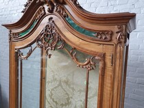 Louis XV Vitrine (Display Cabinet)