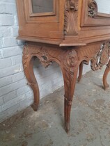 Louis XV Vitrine (Display Cabinet)