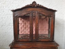 Louis XV Vitrine (Display Cabinet)