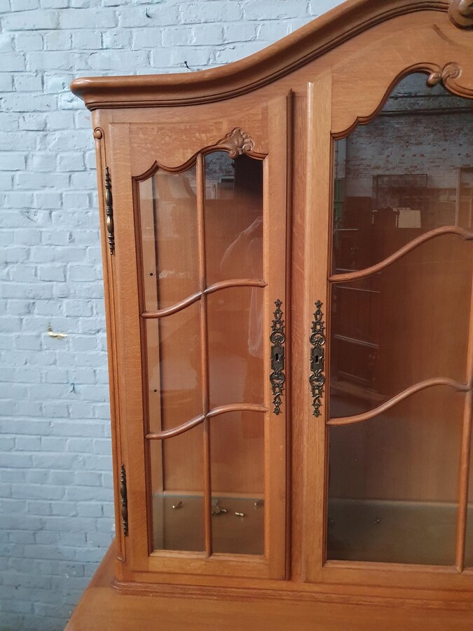 Louis XV Vitrine (Display Cabinet)