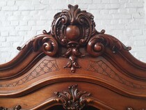 Louis XV Vitrine (Display Cabinet)