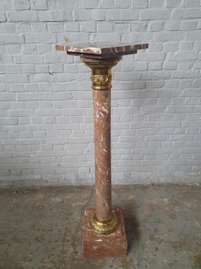 Louis XVI column (large)