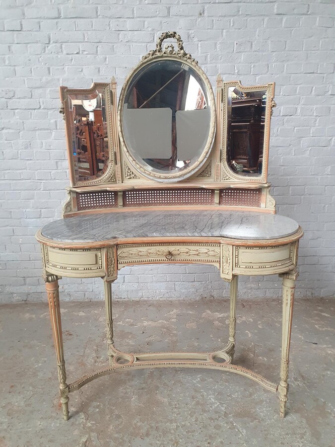 Louis XVI vanity