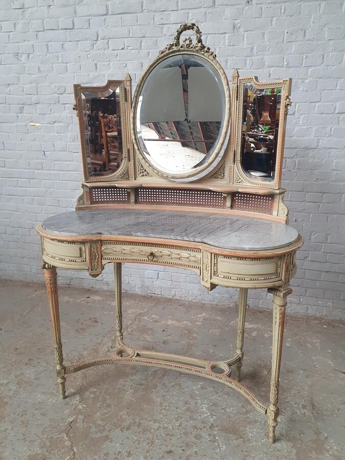 Louis XVI vanity