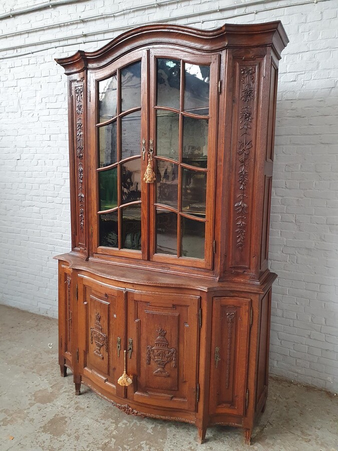 Louis XVI Vitrine (Display Cabinet)