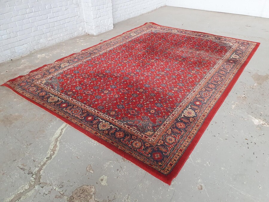 Oriental carpet  (Rug)