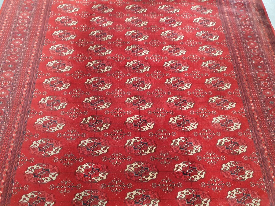 Oriental carpet  (Rug)