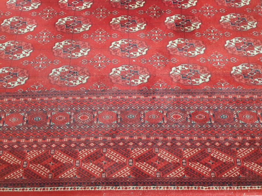 Oriental carpet  (Rug)