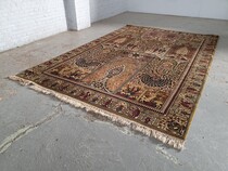 Oriental carpet  (Rug)