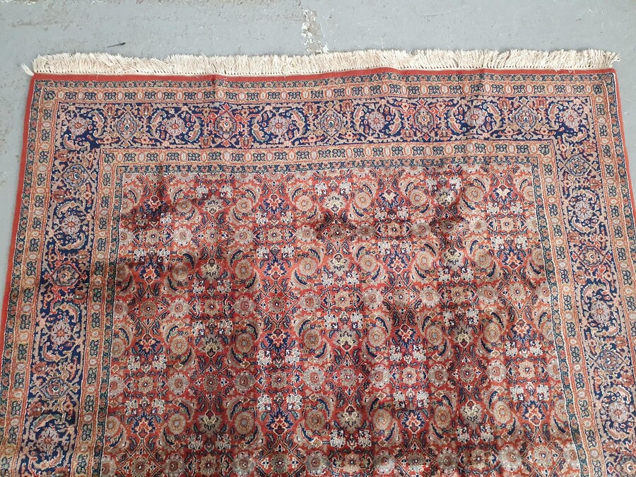 Oriental carpet  (Rug)