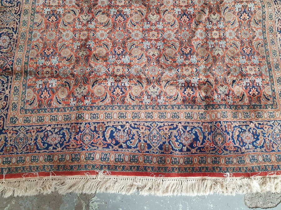 Oriental carpet  (Rug)