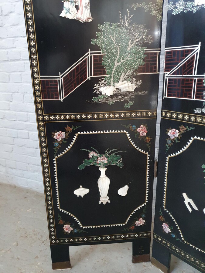 Oriental (Chinese) Screen (Paravent)