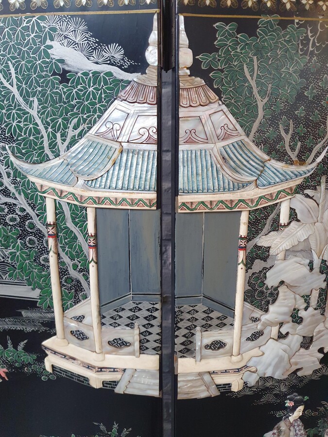 Oriental (Chinese) Screen (Paravent)